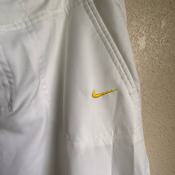Nike Women's Cropped Pants Size Medium White With Bottom Stripes Capris - Picture 4 of 15